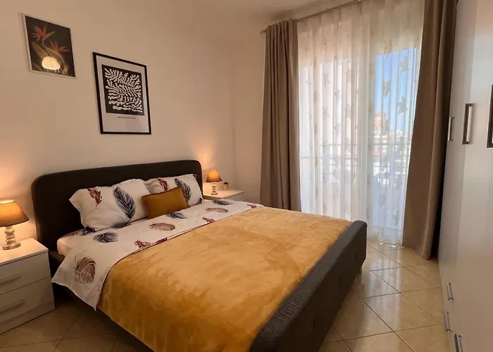 Danny Apartment